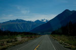 Berge umrahmen den Kluane Lake (den schönsten See Kanada´s)