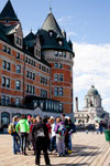 Flaniermaile vor dem "Hotel Fairmont Chateau Frontenac"