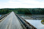 ...längste Behelfsbrücke der Welt über den "Fort Nelson River"