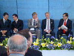 Persönlichkeiten von Puebla, VW und Festo auf dem Podium