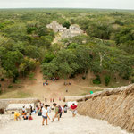 .....die Höhe kann man erahnen durch die "kleinen Männchen" unten.