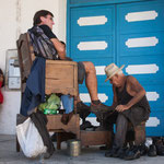 Uwe beim Schuhputzer - kommt mal nicht ins Schwitzen.