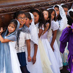 ....aber hier sieht man unter dem Altar Unterstützung....