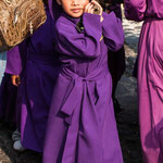 .... auch Kinder tragen ihre Altäre.....