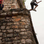 Nils hat Mut und Spass von so großer Höhe zu springen