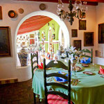 .....ein reicher amerikanischer Kunstsammler hat dies alles zusammen getragen.