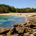 und daneben stille und schöne Buchten