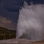 ....und der gewaltige Ausbruch mit über 50m hohen heißen Fontänen