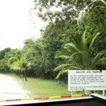 Ab hier ist Privatstrasse und braucht eine Genehmigung