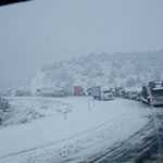 Chaos weil alle überrascht wurden - Dank Allrad kein Problem für "Baby"