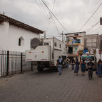 .....sicher neben der Kirche