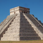 .....sie ist absolut symetrisch und ganz exakt ausgerichtet....