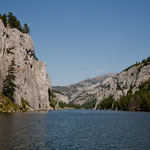 ....mit senkrechten Felsen bis zu 360 m hoch....