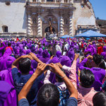 ....die Teilnehmer tragen je nach Tag unterschiedliche Farben....