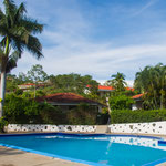 ....einem großen Pool....