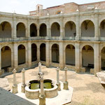 Dieses beeindruckende Gebäude ist alleine schon einen Besuch wert.....