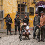 ....unter Polizeischutz werden wir gefilmt.....