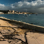 Auch die Uferpromenade teilweise zerstört