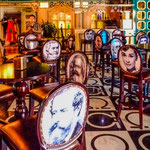 ....daneben moderne Cafés.....