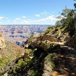 Der Weg runter in den Canyon ....