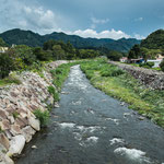 Der "Rio Caldera" fließt durch den Ort....