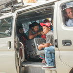 ....Samstags ist Einkaufstag und jetzt geht es zurück in die Dörfer.....