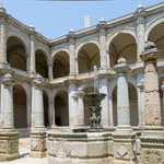 .....mit dem wunderbaren Innenhof.