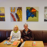 .....die Bilder von Sabine verschönern das Lokal.....