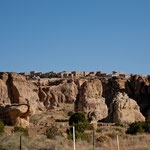 "Sun City" liegt115 m hoch über dem Tal - man muss 2mal hinsehen um es zu entdecken