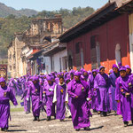 ....und immer wieder die "Büßergewänder"....