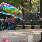 ...alles muss groß sein - sogar die Seifenblasen...