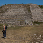 Die Pyramide im Zentrum.....