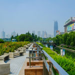 Auch Jinan ist heute riesig und hoch modern.....