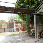 Hier sind unsere Abschleppseile im Einsatz und das Haus zusammen zu halten