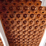 ......genauso wenig wie an der Holzdecke......