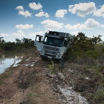 ....und beim Rückwärtsfahren rutschte das Fahrzeug in den Moorgraben.....