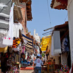 .... und das Dörfchen ist überfüllt mit Nepp.....