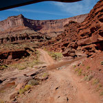 und es wird enger und felsiger