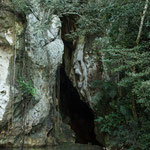 ....der schmale Eingang in die "Unterwelt" der Mayas.....