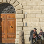 Rentner bei einem Plausch