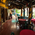 Daneben ist es bekannt für Kunsthandwerk....