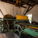 ....diese Maschinen trennt Fasern von Fruchtfleisch automatisch.....