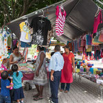 ....und rundherum sind Marktstände....