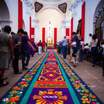 Die Osterwoche ist geprägt mit wunderbaren Strassenteppichen....