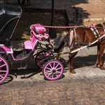 ....bonbonfarbene "Barbiekutsche....