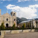 Kathedrale und rechts das Theater....