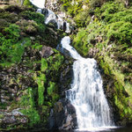 ...unterwegs gab es diesen Wasserfall...