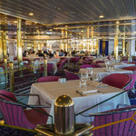 Toll ausgestattetes Fährschiff