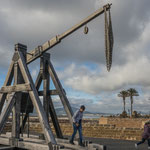 Eine Waffe gegen Piraten (Steinschleuder)