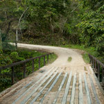 Enge Brücken in Stahlrohrkonstruktion